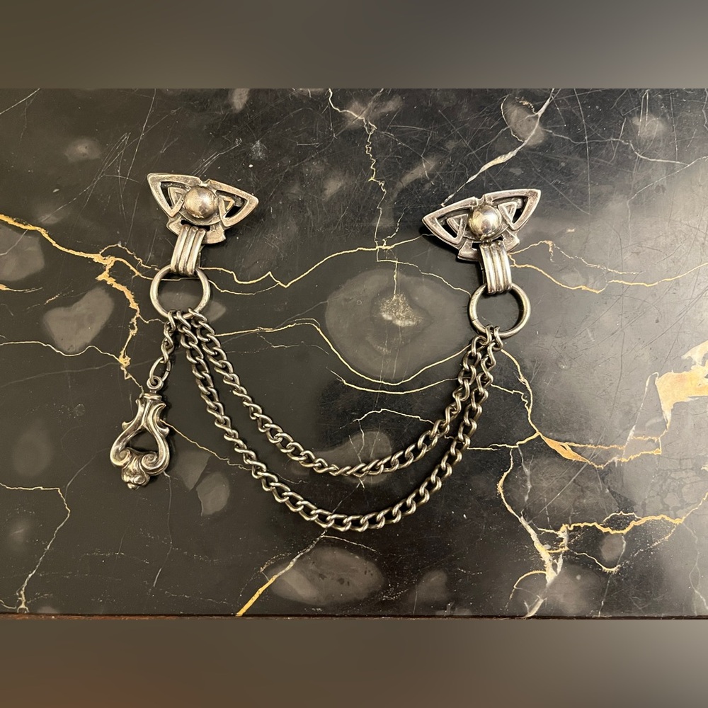 Vintage/antique silver chain brooch
